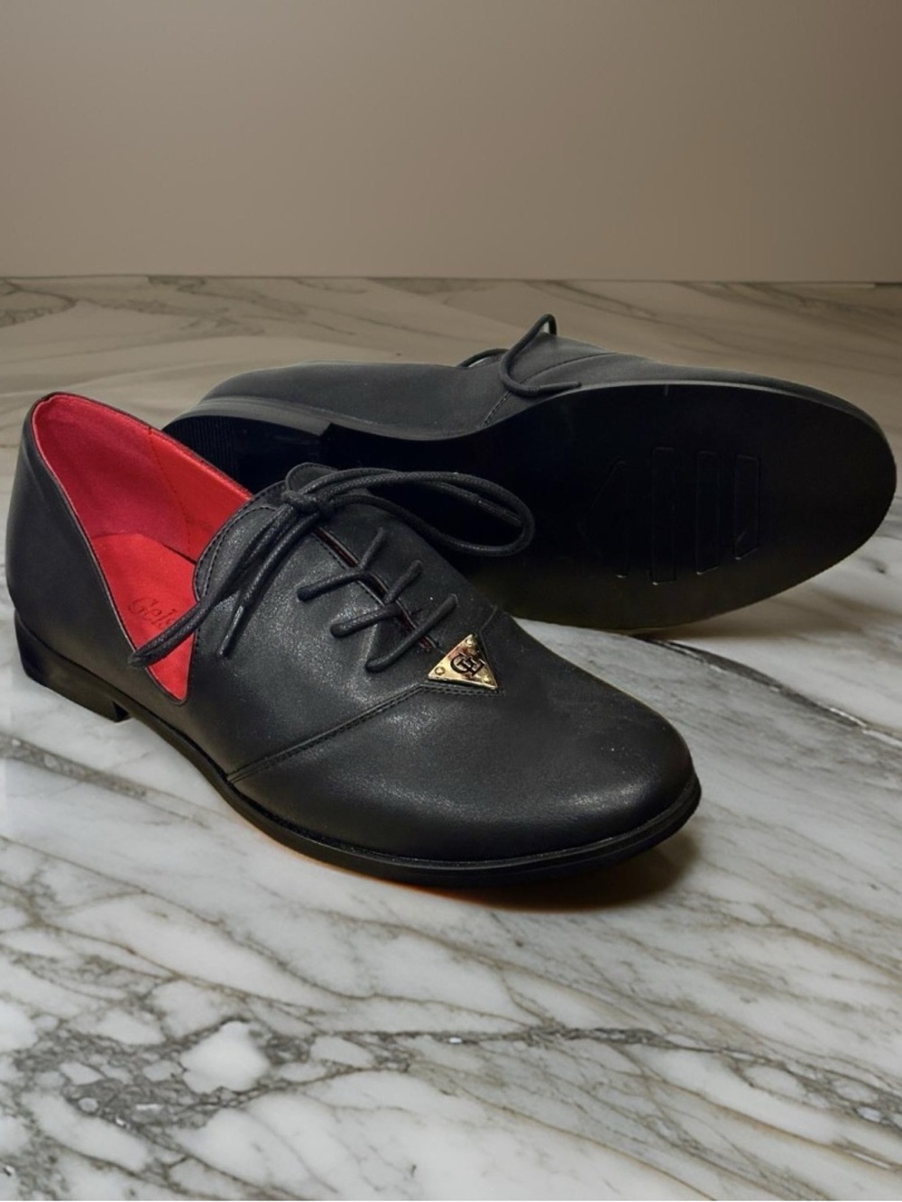 Black Lace-Up Women’s Oxford with Red Lining size 9.5